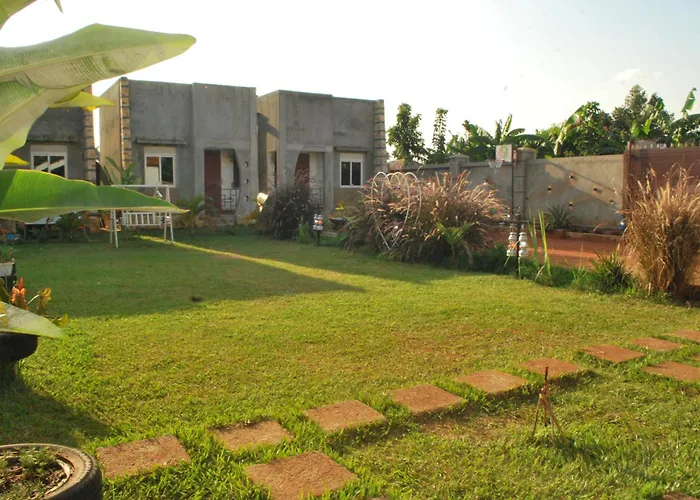 Nnalubaale Resort Cottages